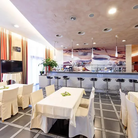 Bokan Exclusiv Готель 4*